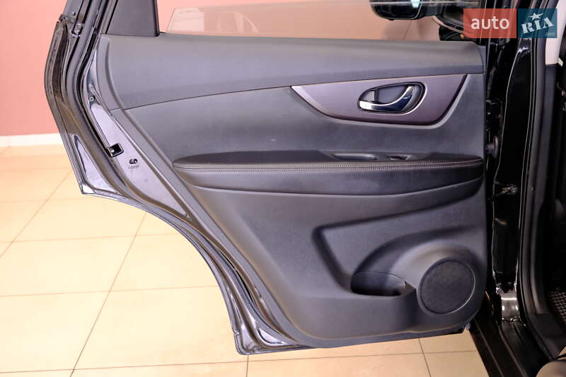 Позашляховик / Кросовер Nissan Rogue 2016 в Одесі