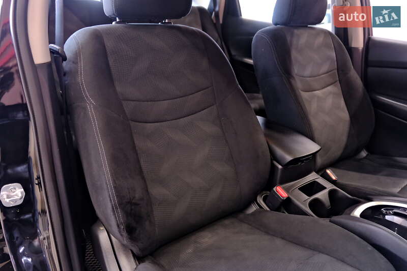 Позашляховик / Кросовер Nissan Rogue 2016 в Одесі