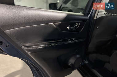Позашляховик / Кросовер Nissan Rogue 2015 в Рівному