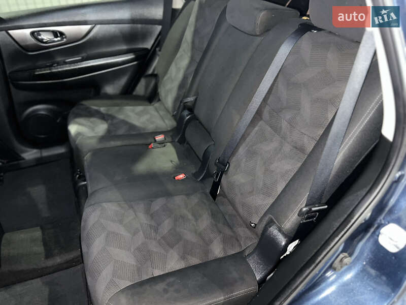 Внедорожник / Кроссовер Nissan Rogue 2015 в Ровно фото 56 Внедорожник / Кроссовер Nissan Rogue 2015 в Ровно