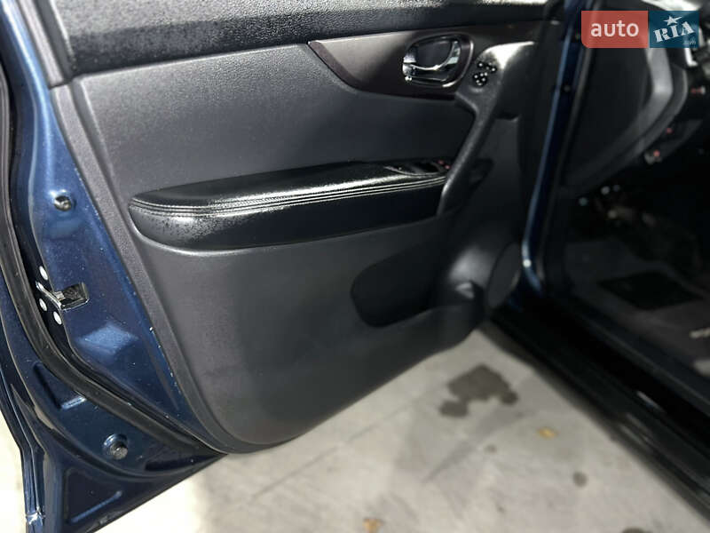 Внедорожник / Кроссовер Nissan Rogue 2015 в Ровно фото 60 Внедорожник / Кроссовер Nissan Rogue 2015 в Ровно