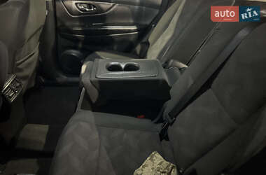 Позашляховик / Кросовер Nissan Rogue 2015 в Рівному