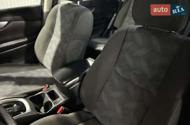 Позашляховик / Кросовер Nissan Rogue 2015 в Рівному