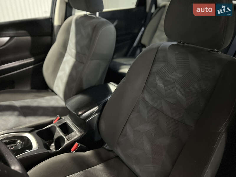 Внедорожник / Кроссовер Nissan Rogue 2015 в Ровно фото 69 Внедорожник / Кроссовер Nissan Rogue 2015 в Ровно