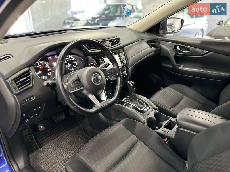 Внедорожник / Кроссовер Nissan Rogue 2018 в Каменском