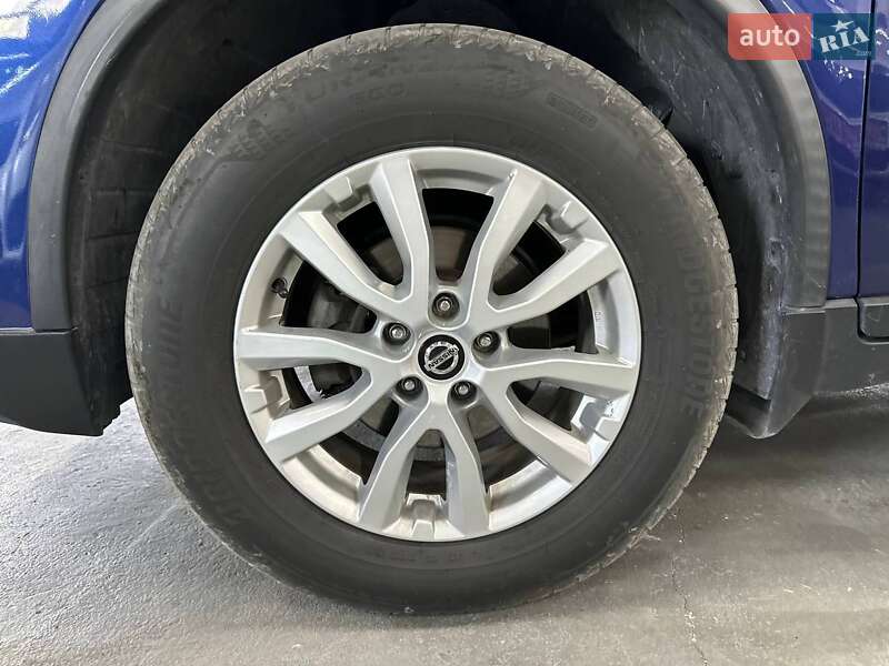 Внедорожник / Кроссовер Nissan Rogue 2018 в Каменском