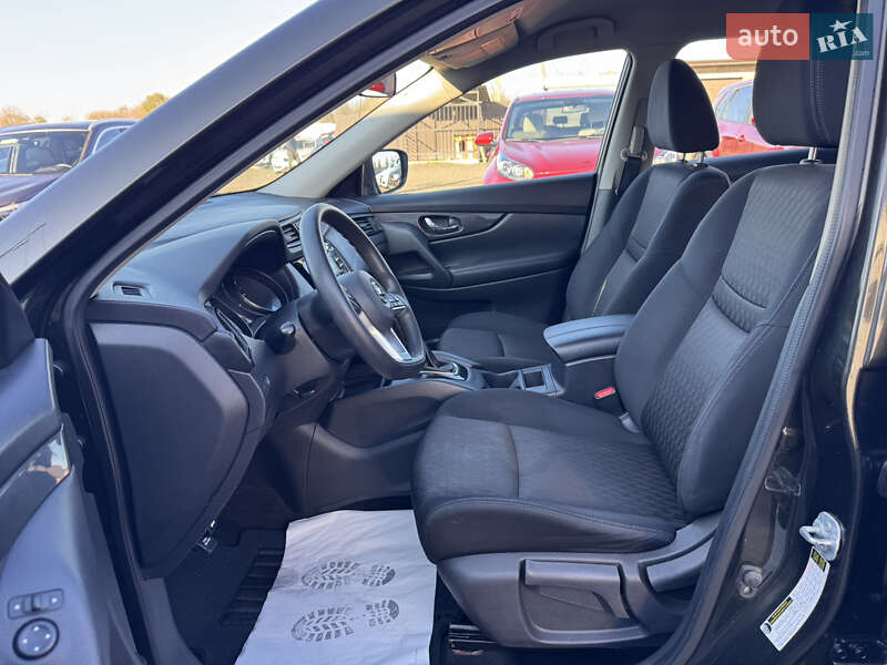 Позашляховик / Кросовер Nissan Rogue 2017 в Луцьку