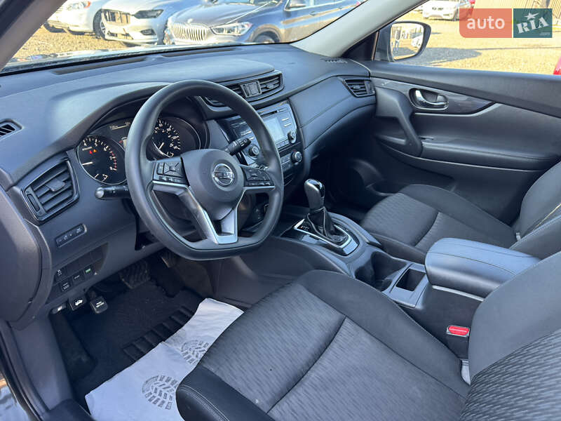 Позашляховик / Кросовер Nissan Rogue 2017 в Луцьку