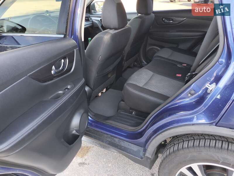 Позашляховик / Кросовер Nissan Rogue 2018 в Харкові