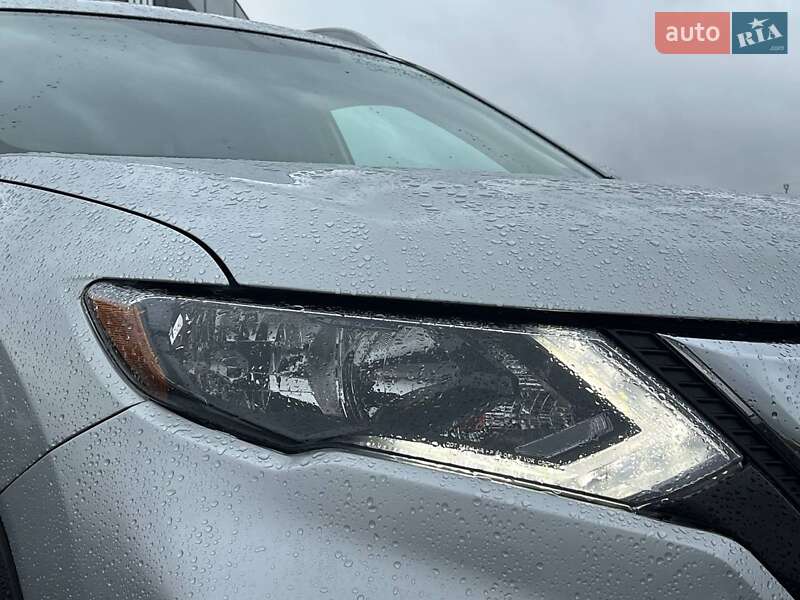 Внедорожник / Кроссовер Nissan Rogue 2017 в Львове