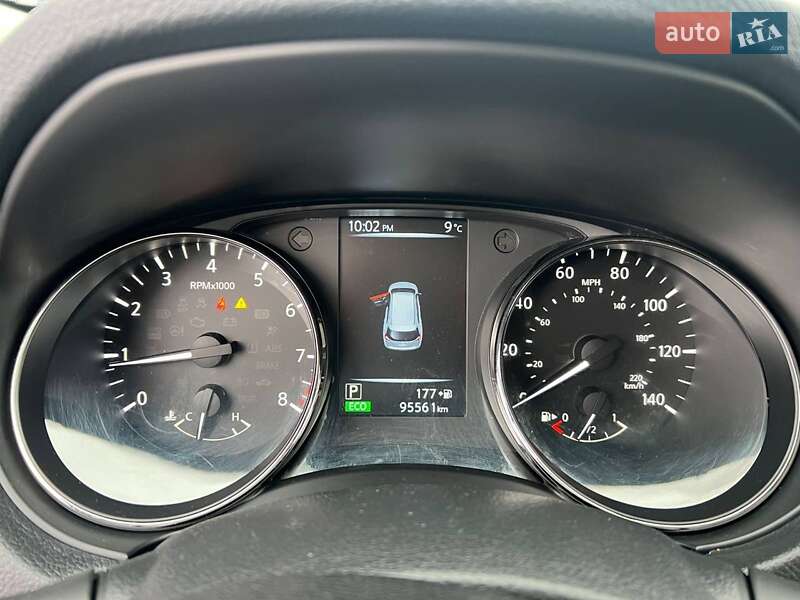 Внедорожник / Кроссовер Nissan Rogue 2017 в Львове