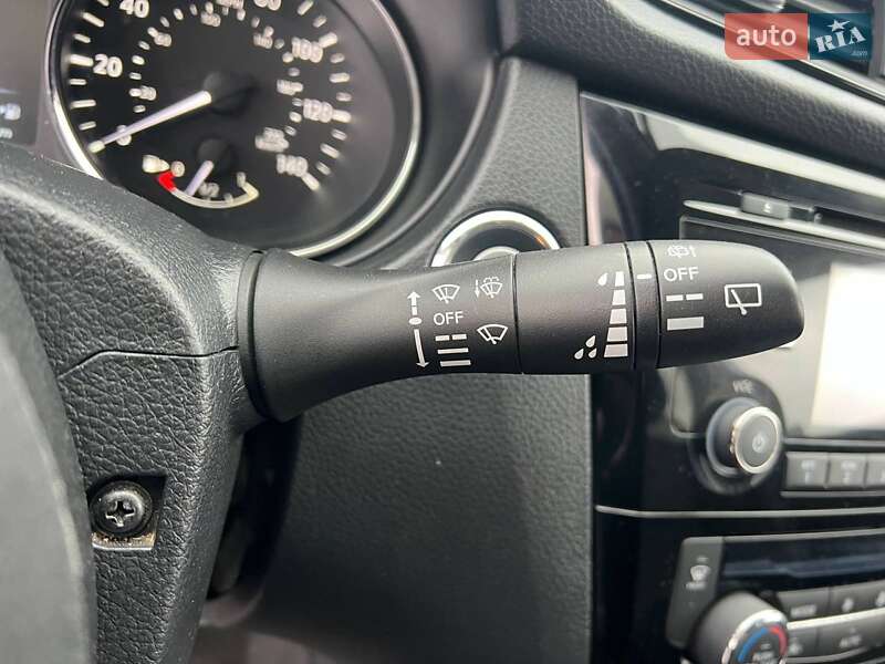 Внедорожник / Кроссовер Nissan Rogue 2017 в Львове