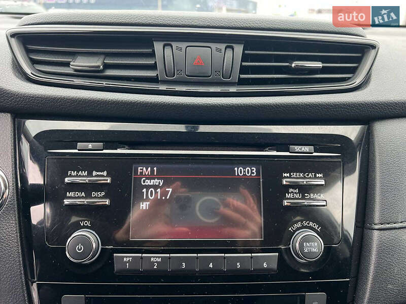 Внедорожник / Кроссовер Nissan Rogue 2017 в Львове