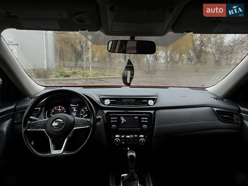 Позашляховик / Кросовер Nissan Rogue 2016 в Миколаєві