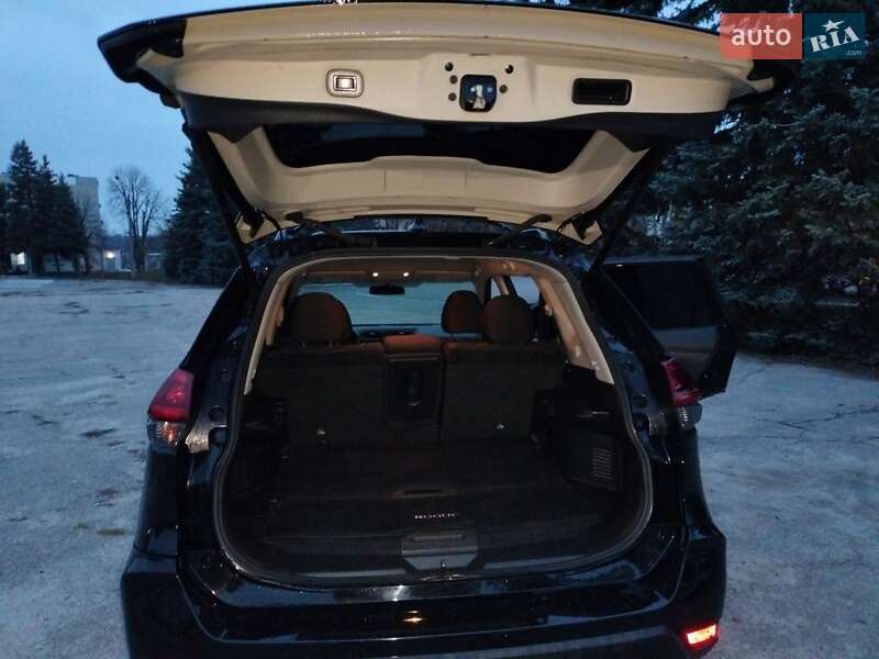 Внедорожник / Кроссовер Nissan Rogue 2018 в Харькове