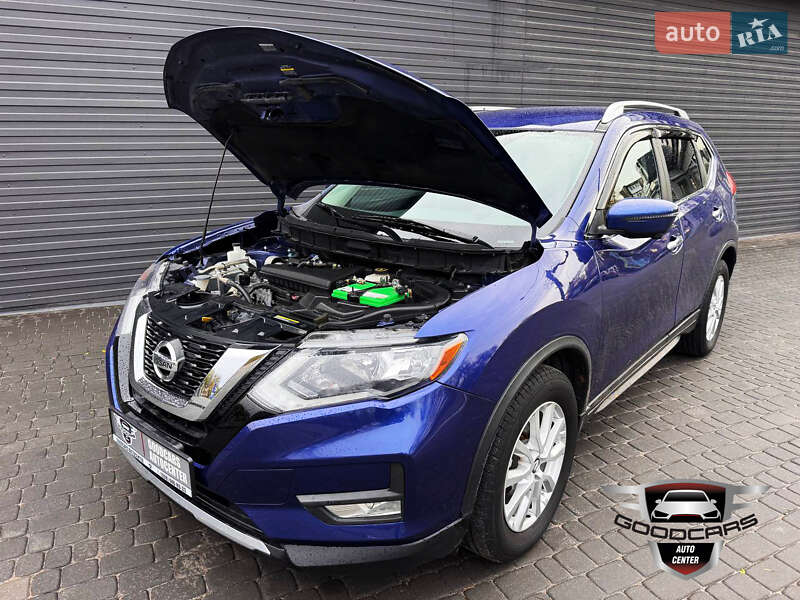 Позашляховик / Кросовер Nissan Rogue 2017 в Кам'янському