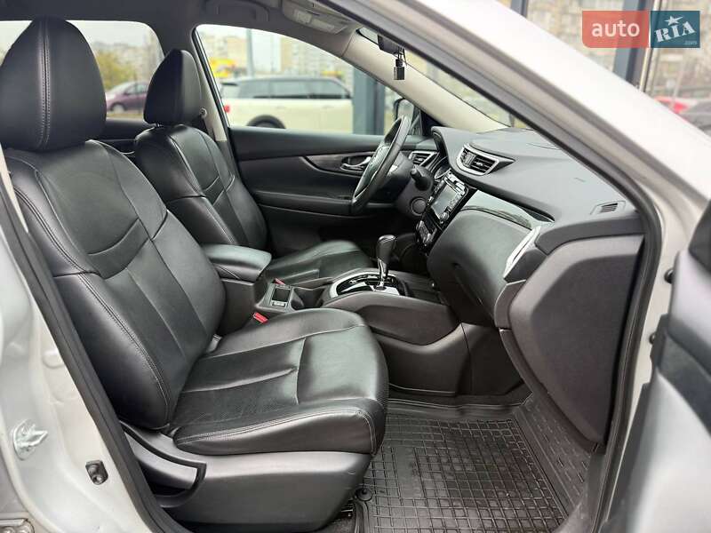 Внедорожник / Кроссовер Nissan Rogue 2015 в Киеве