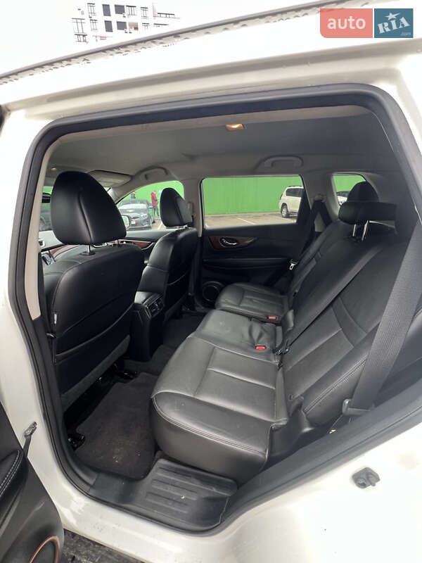 Внедорожник / Кроссовер Nissan Rogue 2014 в Вишневом фото 7 Внедорожник / Кроссовер Nissan Rogue 2014 в Вишневом