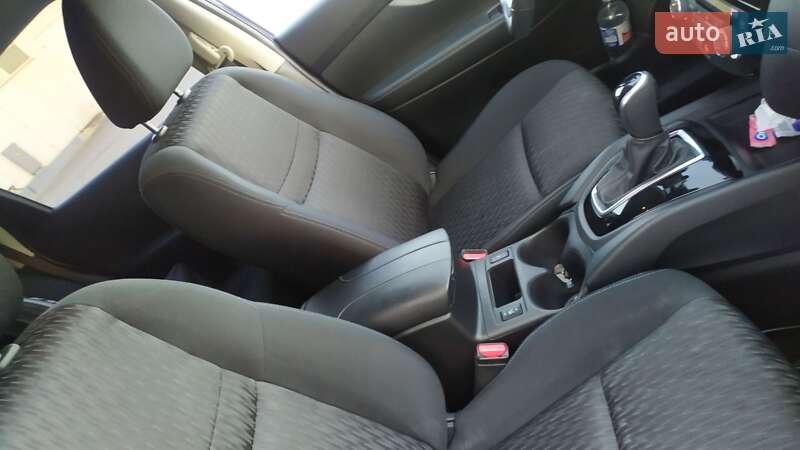 Внедорожник / Кроссовер Nissan Rogue 2018 в Киеве