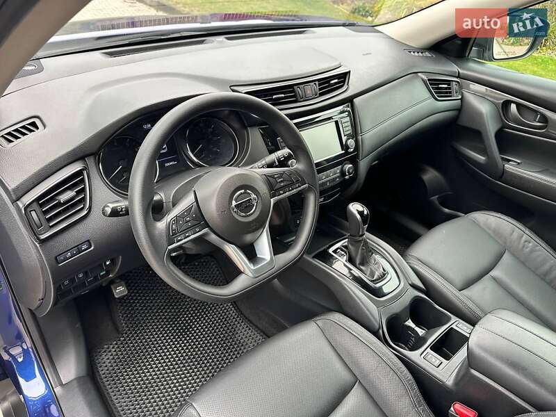 Внедорожник / Кроссовер Nissan Rogue 2020 в Ровно