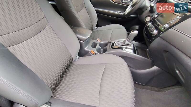 Внедорожник / Кроссовер Nissan Rogue 2019 в Ровно