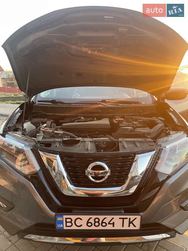 Внедорожник / Кроссовер Nissan Rogue 2017 в Львове
