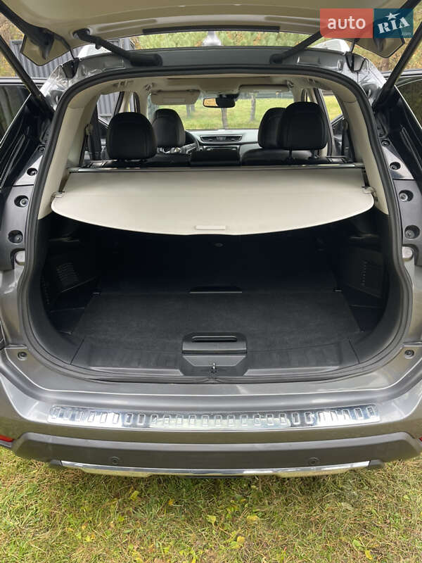 Внедорожник / Кроссовер Nissan Rogue 2019 в Бродах