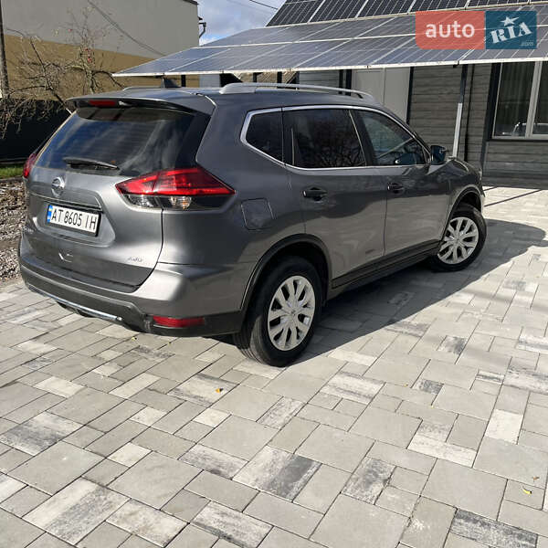 Внедорожник / Кроссовер Nissan Rogue 2016 в Калуше