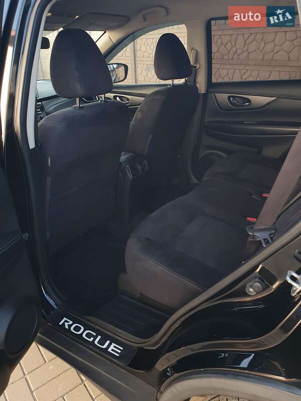 Позашляховик / Кросовер Nissan Rogue 2016 в Березному