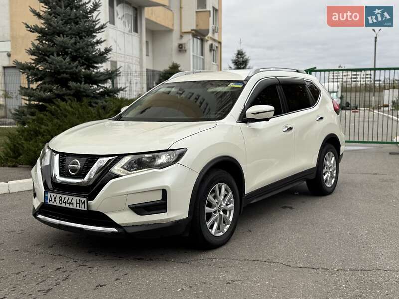 Внедорожник / Кроссовер Nissan Rogue 2017 в Харькове