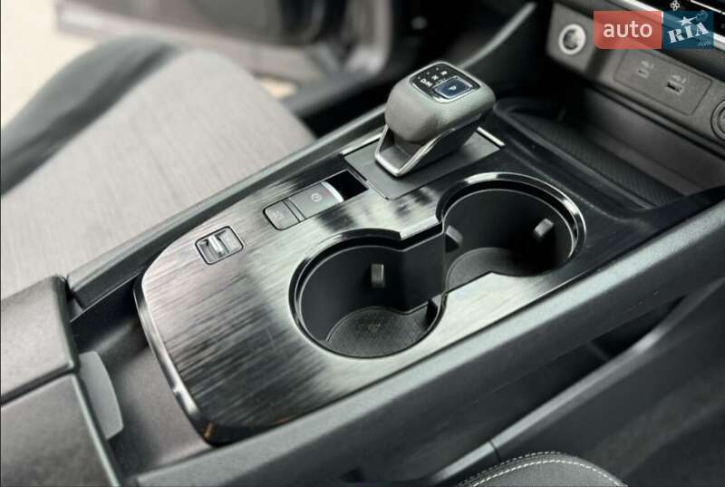 Позашляховик / Кросовер Nissan Rogue 2023 в Києві