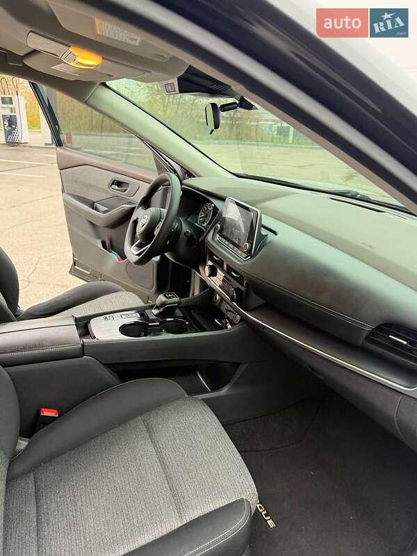 Внедорожник / Кроссовер Nissan Rogue 2021 в Днепре