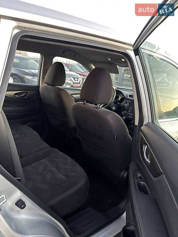 Внедорожник / Кроссовер Nissan Rogue 2015 в Львове