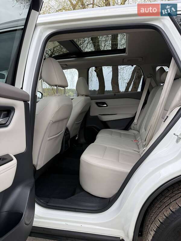 Внедорожник / Кроссовер Nissan Rogue 2020 в Киеве