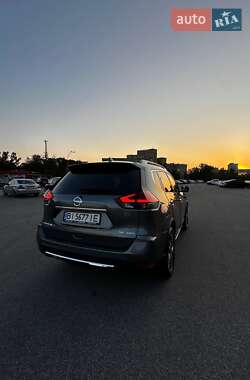 Внедорожник / Кроссовер Nissan Rogue 2017 в Харькове