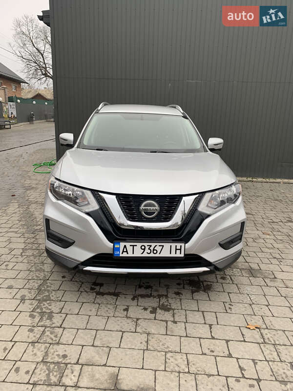 Внедорожник / Кроссовер Nissan Rogue 2017 в Ивано-Франковске