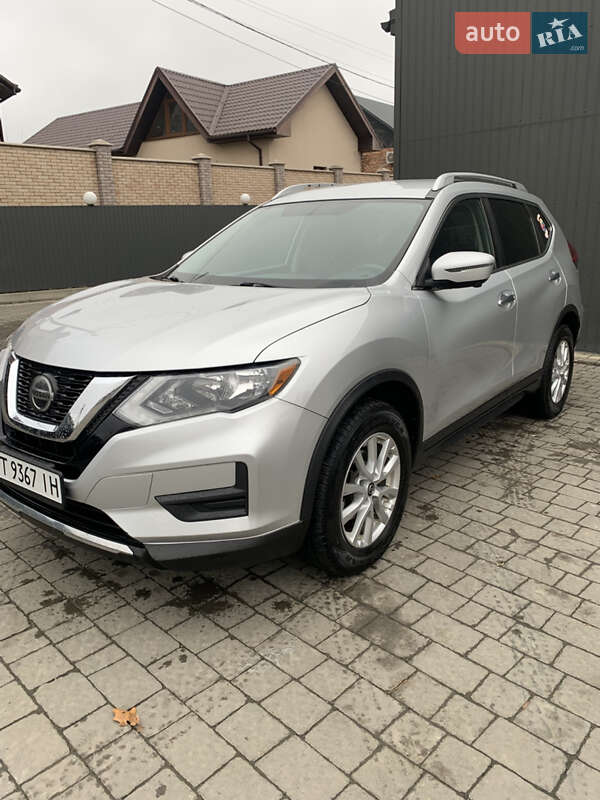 Внедорожник / Кроссовер Nissan Rogue 2017 в Ивано-Франковске