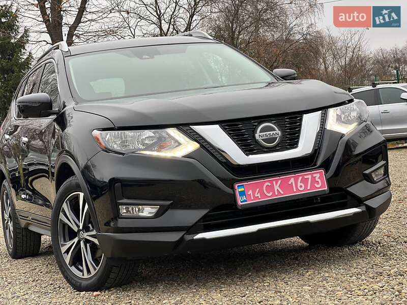 Внедорожник / Кроссовер Nissan Rogue 2018 в Стрые