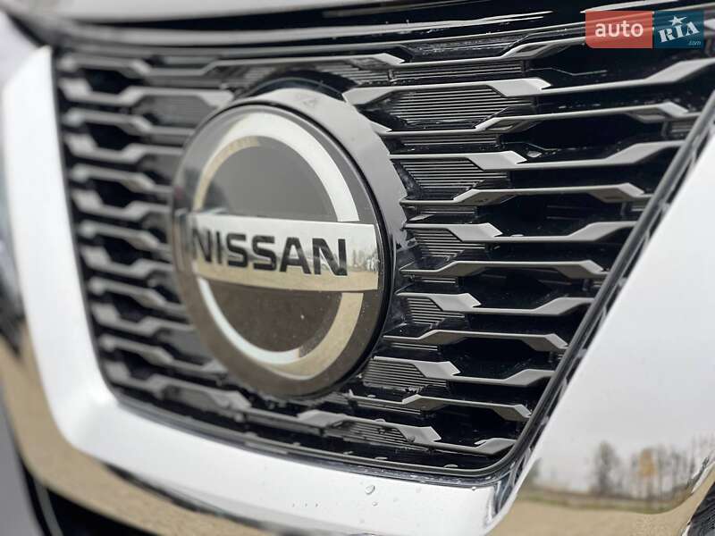 Внедорожник / Кроссовер Nissan Rogue 2018 в Стрые