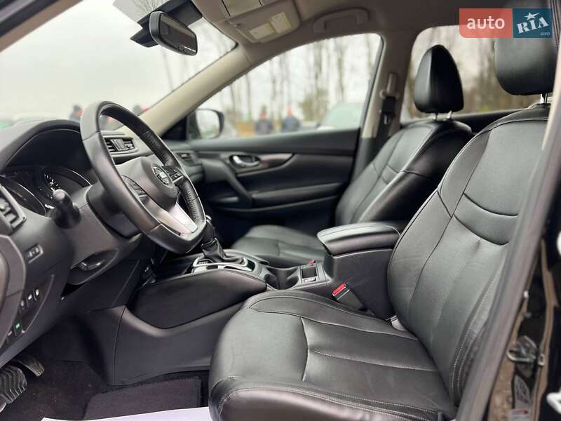 Внедорожник / Кроссовер Nissan Rogue 2018 в Стрые