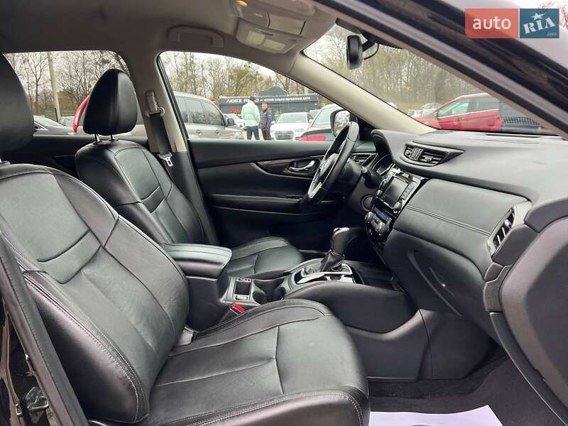 Внедорожник / Кроссовер Nissan Rogue 2018 в Стрые