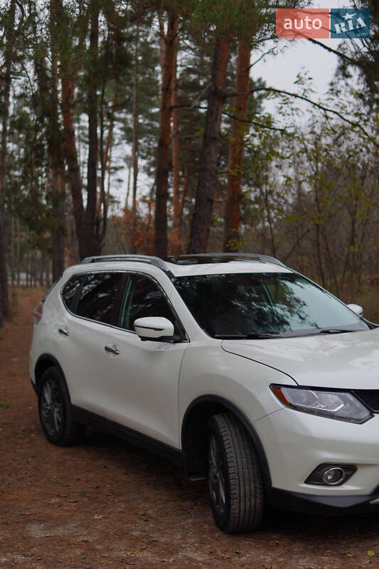 Внедорожник / Кроссовер Nissan Rogue 2016 в Киеве