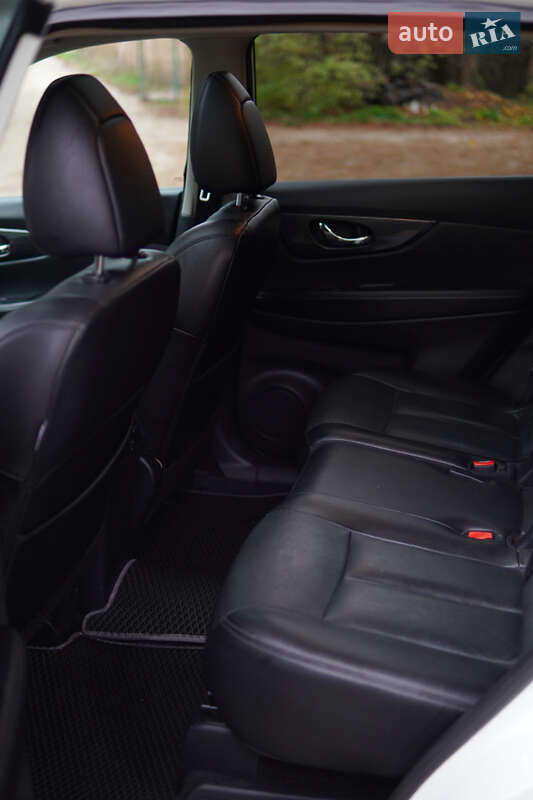 Внедорожник / Кроссовер Nissan Rogue 2016 в Киеве