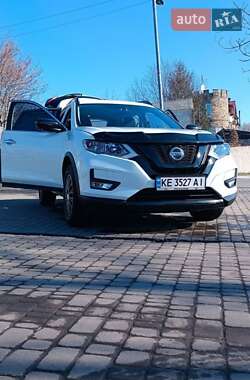 Внедорожник / Кроссовер Nissan Rogue 2018 в Новомосковске