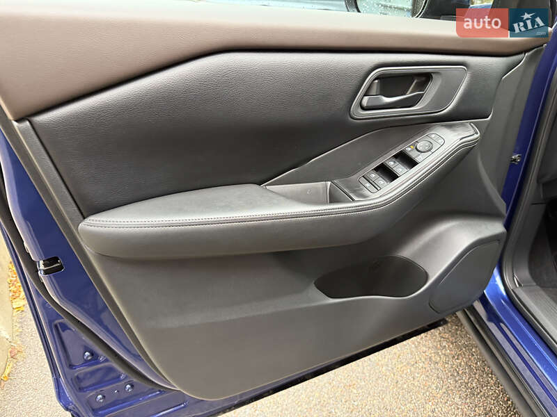 Внедорожник / Кроссовер Nissan Rogue 2021 в Киеве