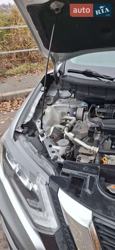 Внедорожник / Кроссовер Nissan Rogue 2018 в Кропивницком