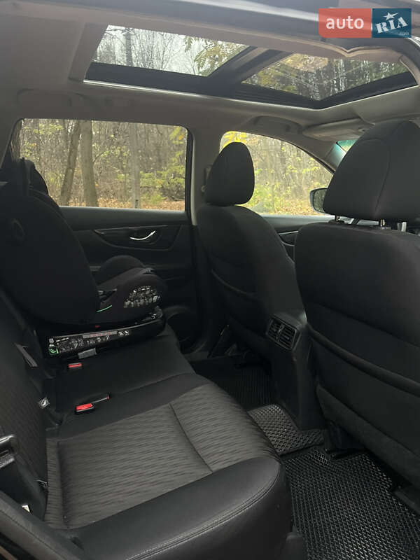 Позашляховик / Кросовер Nissan Rogue 2016 в Києві