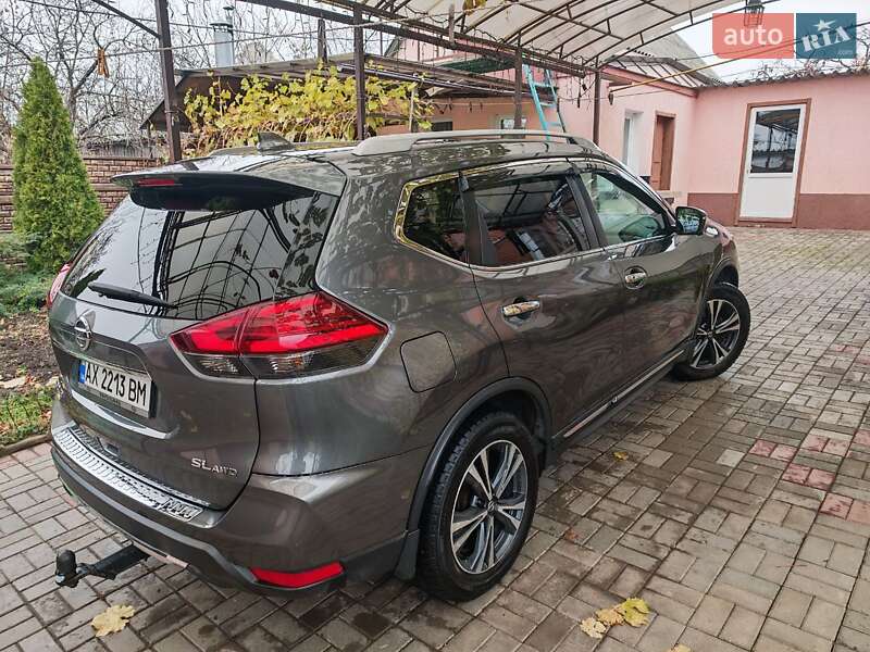 Внедорожник / Кроссовер Nissan Rogue 2017 в Харькове