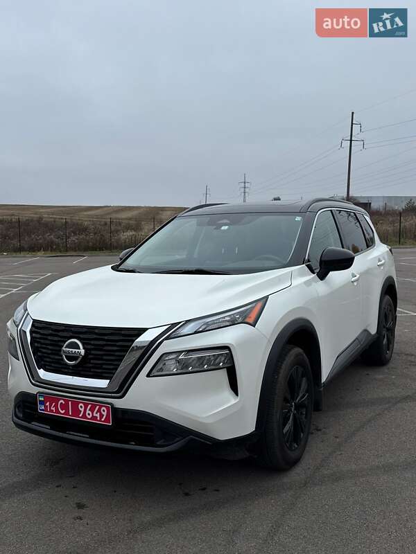 Внедорожник / Кроссовер Nissan Rogue 2023 в Ровно