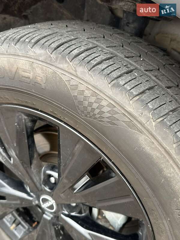 Внедорожник / Кроссовер Nissan Rogue 2023 в Ровно